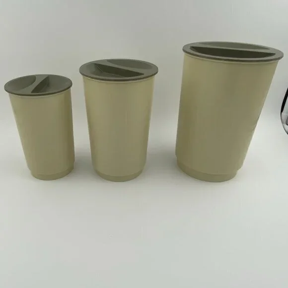 Vintage Retro 1960s 70s Set Of 3 Hard Plastic Nesting Canister Kitschy Kitchen - Picture 4 of 5